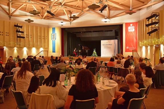 Blick in den Festsaal bei einer Gellert-Preisverleihung in Bad Düben.